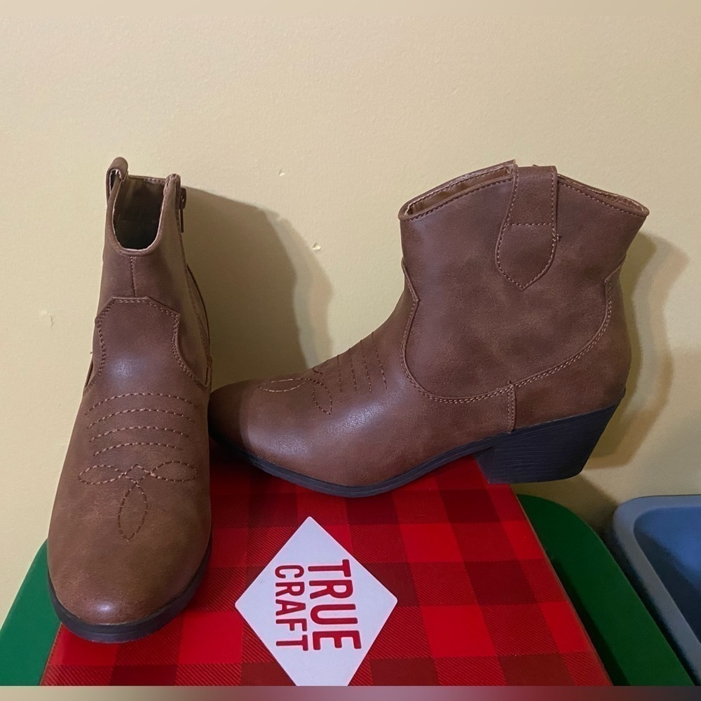 Tru Craft Brown TC-Winnie Size 9M Ankle Boots